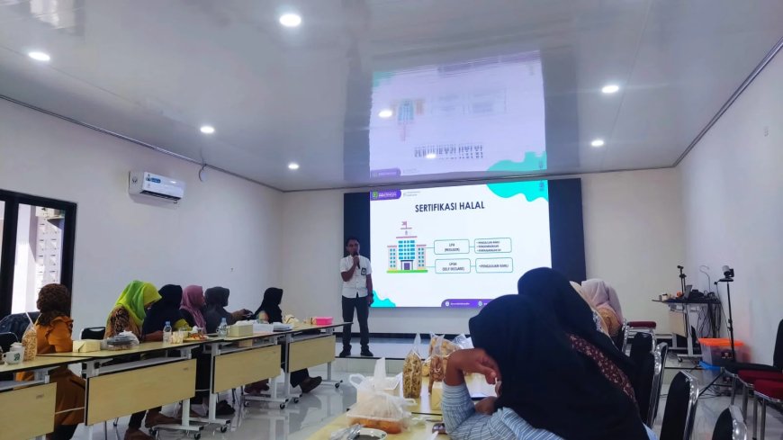 Pendamping Halal Center Cendekia Muslim berkolaborasi dengan YBM PLN dalam pembinaan UMKM