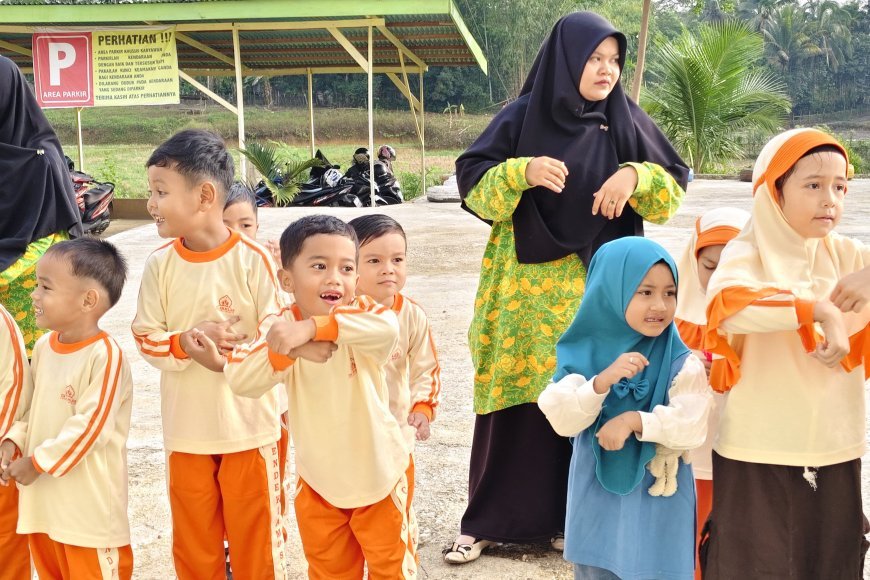 Kamis Ceria Bersama Senam Pagi Santri Akhlak Cendekia Muslim