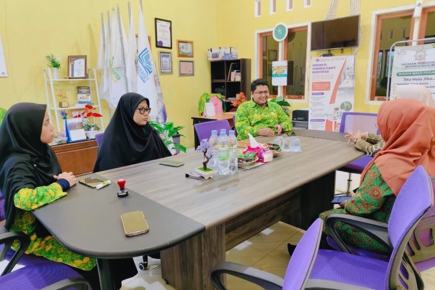 Penandatanganan MoU Penerbit bersama SMK Negeri 4 Sijunjung: Sinergi Pengembangan Literasi