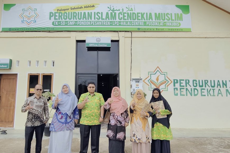 Penandatanganan MoU antara Perguruan Islam Cendekia Muslim dan MTs Negeri 3 Sijunjung 