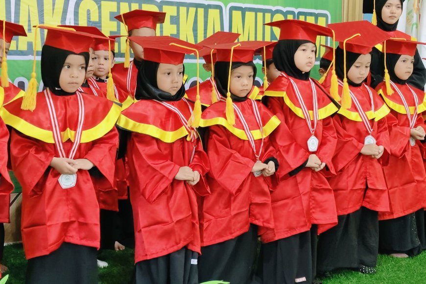 Haflah Akhirussanah TK Akhlak Cendekia Muslim: Penuh Haru dan Keceriaan
