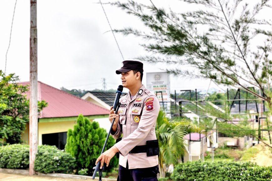 Upacara Bendera Santri di Perguruan Islam Cendekia Muslim Berlangsung Khidmat, Hadirkan Brigpol Trio Revando sebagai Pembina Upacara