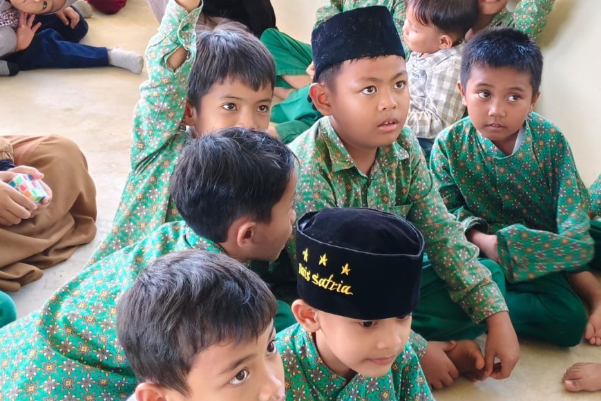 RSUD Ahmad Syafii Maarif Tanamkan Pentingnya Kebersihan Diri kepada Santri Akhlak Cendekia Muslim