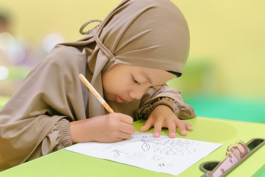 Santri TK Yayasan Perguruan Islam Cendekia Muslim Asah Kreativitas Lewat Kegiatan Mewarnai Gambar Bunga