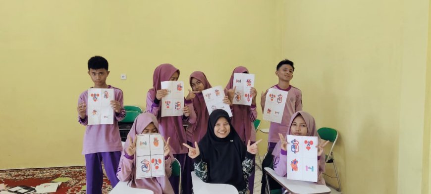 Belajar Sistem Peredaran Darah dengan Praktik, Santri Kelas VIII Ibnu Sina Pahami Cara Kerja Jantung