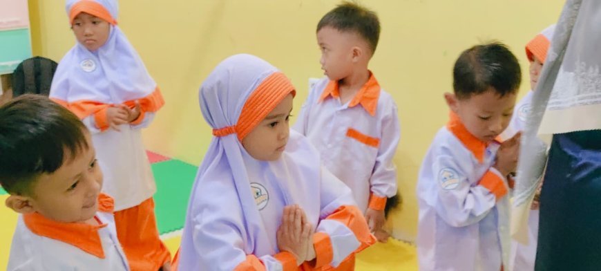 Mengenalkan Budaya Sejak Dini, Santri TK B Al-Quds Belajar Tari Tradisional Minangkabau