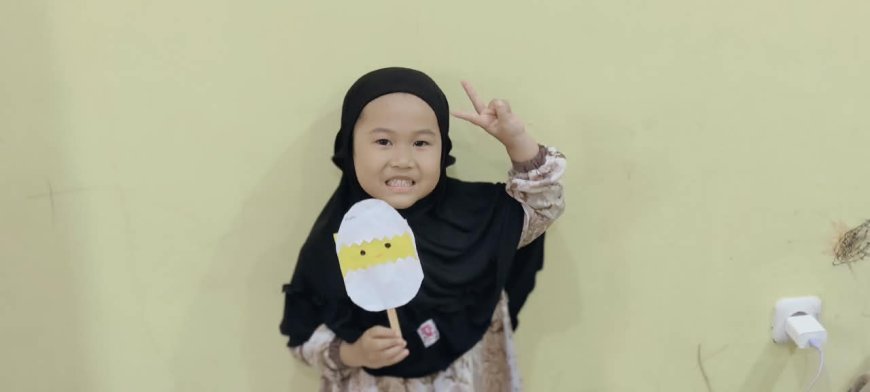 Mengenal Ekspresi Diri Sejak Dini, Santri TK B Makkah Belajar Memahami Perasaan Melalui Karya