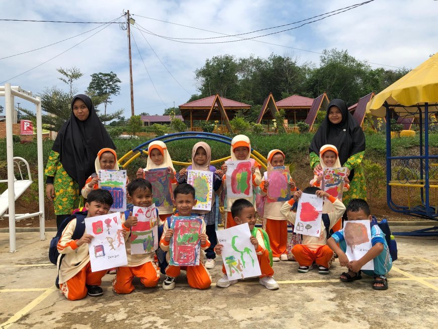 Dari Kanvas ke Iman: Kegiatan Melukis yang Membentuk Karakter Santri TK Akhlak Cendekia Muslim