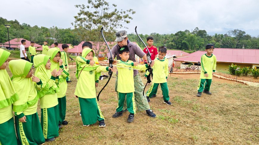 Kelas Memanah Ekstrakurikuler di Sekolah Akhlak Cendekia Muslim, Menghidupkan Ajaran Nabi Muhammad SAW