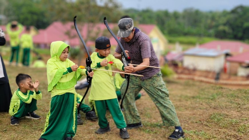 Kelas Memanah Ekstrakurikuler di Sekolah Akhlak Cendekia Muslim, Menghidupkan Ajaran Nabi Muhammad SAW