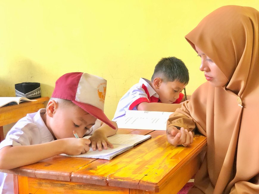 Santri SD Akhlak Cendekia Muslim Antusias Mengikuti Belajar di Kelas