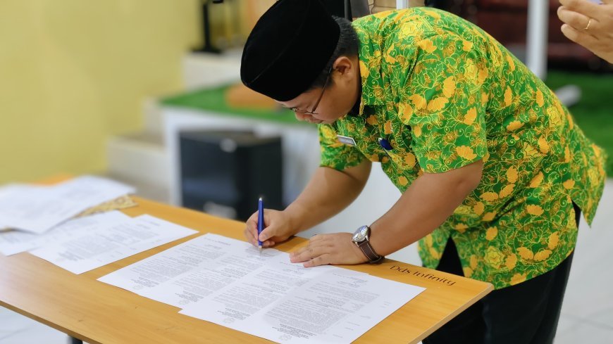Pelantikan Kepala Sekolah dan Wakil Kepala Sekolah SMP Akhlak Cendekia Muslim serta Wakil Direktur Pusdiklat dan Penandatanganan SK Guru di Perguruan Islam Cendekia Muslim
